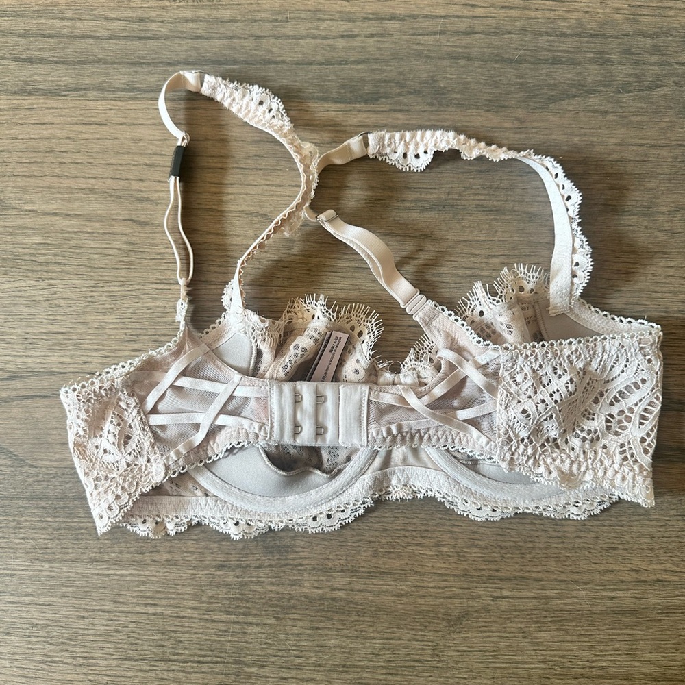 NEW Victoria Secret Dream Angels Nude Lace Push Up Bra without Padding-Size 36 C - Picture 2 of 4